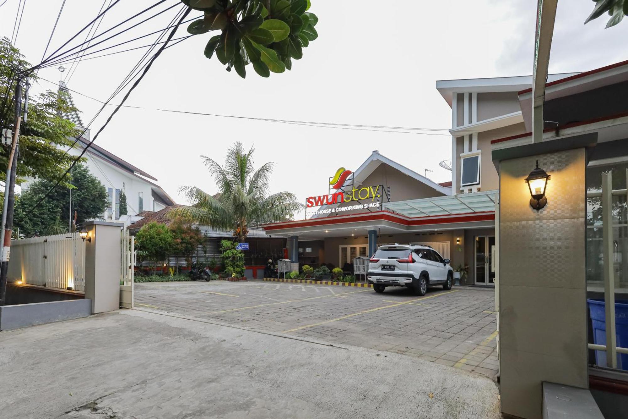 Reddoorz Plus At Swun Stay Raya Langsep Malang Exterior foto