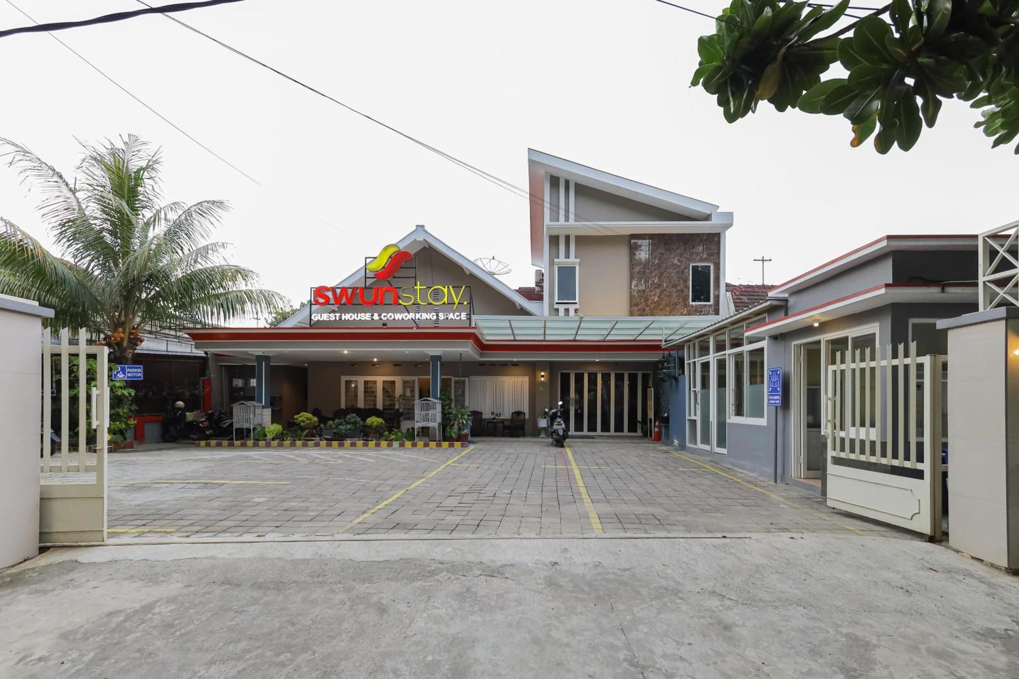 Reddoorz Plus At Swun Stay Raya Langsep Malang Exterior foto