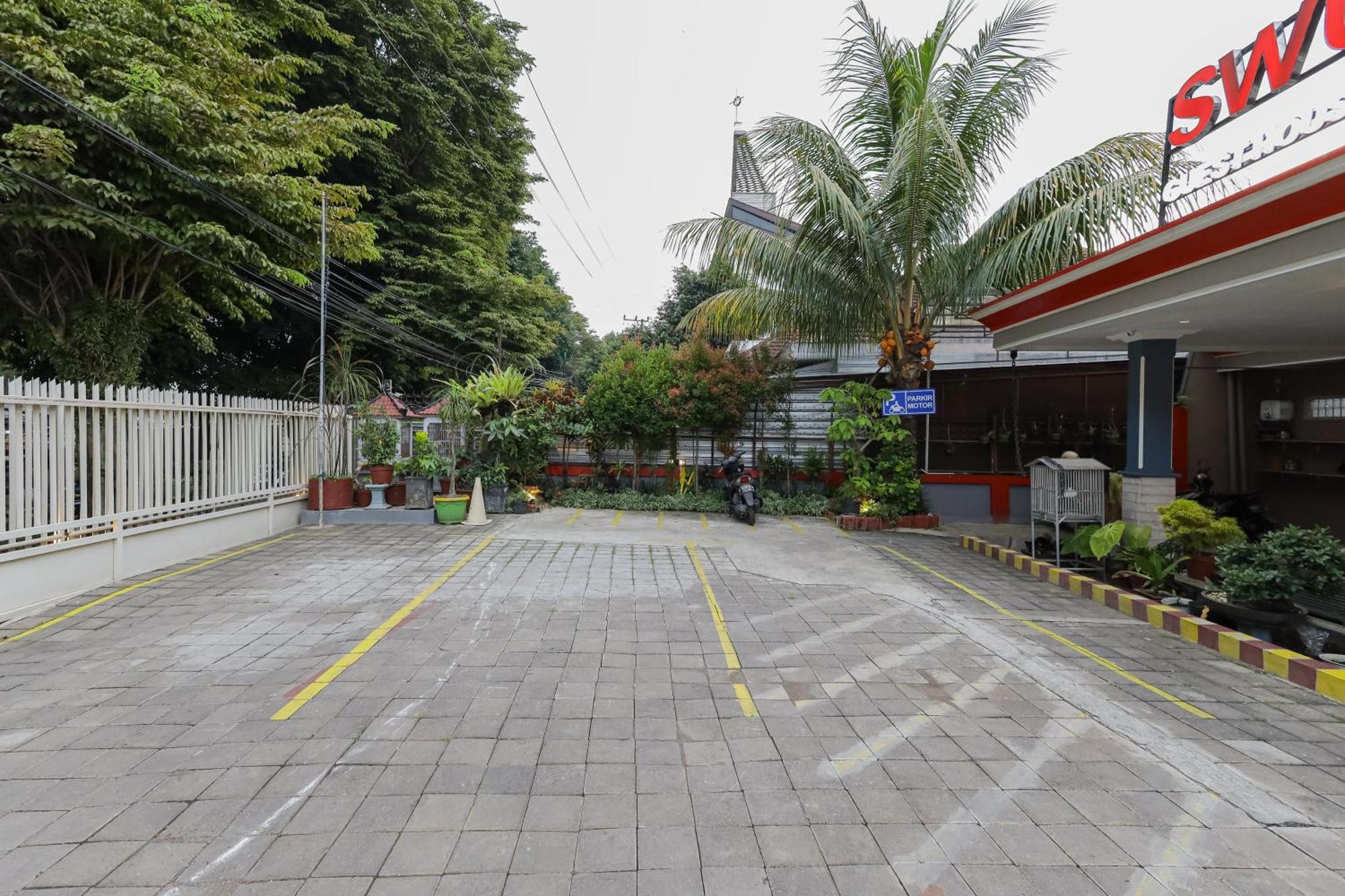 Reddoorz Plus At Swun Stay Raya Langsep Malang Exterior foto