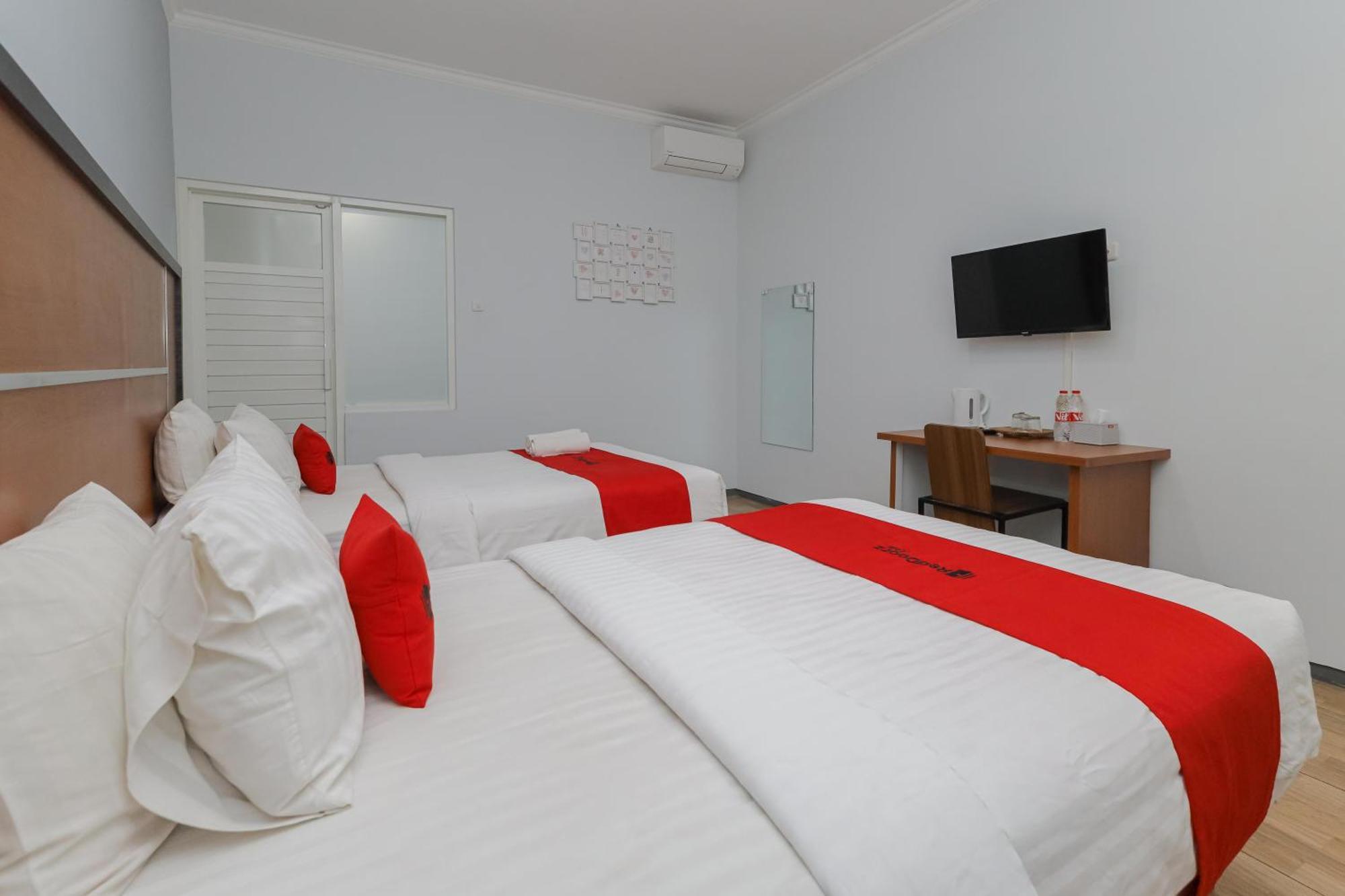 Reddoorz Plus At Swun Stay Raya Langsep Malang Exterior foto