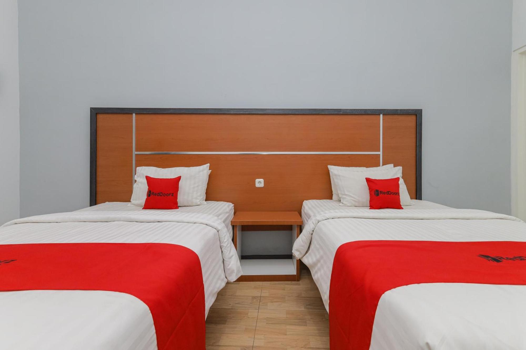 Reddoorz Plus At Swun Stay Raya Langsep Malang Exterior foto