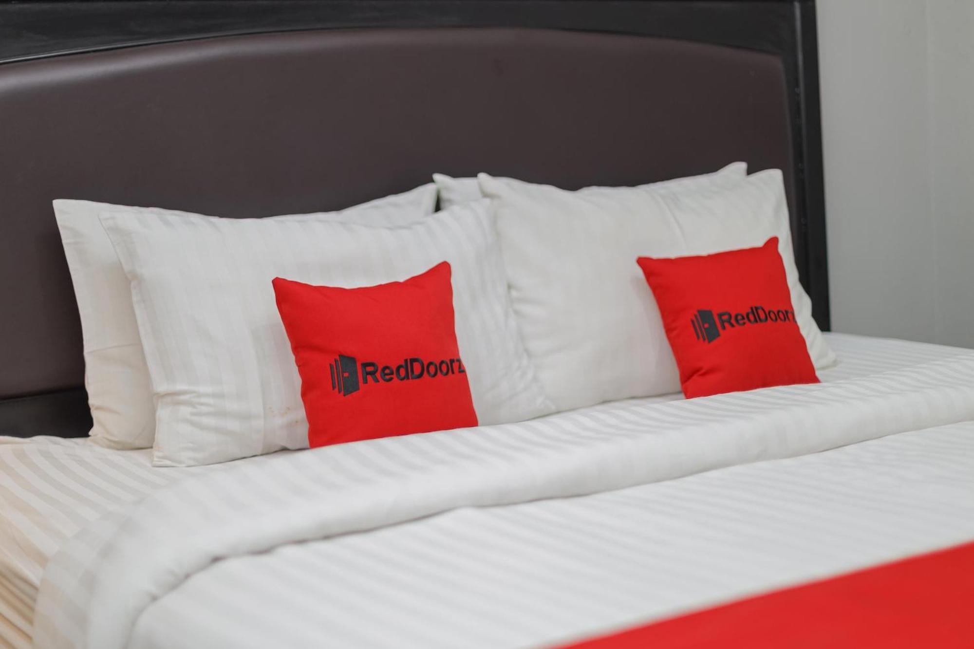 Reddoorz Plus At Swun Stay Raya Langsep Malang Exterior foto